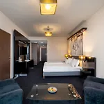Gotthard Therme فندق