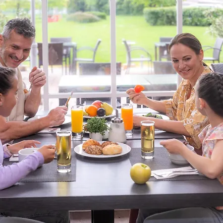 Gotthard Therme & Conference 4*